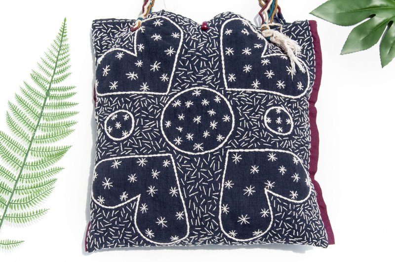 手縫純棉布側背包 刺繡斜背包 手工刺繡肩背包 手縫藍染包indigo - 側背包/斜背包 - 棉．麻 藍色