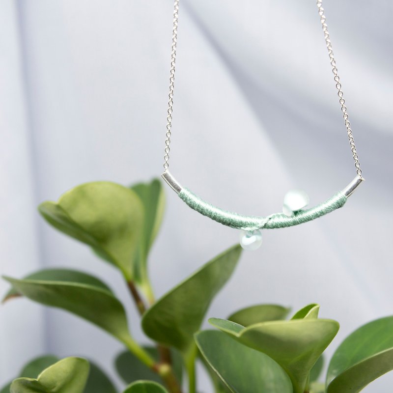 YuThing | Vine Curve Floss Silver Dainty Necklace (mint green) - Necklaces - Other Metals Green