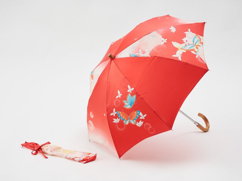 Parasol, made of antique silk kimono, handcrafted by Japanese craftsmen #27 - Umbrellas & Rain Gear - Silk Red