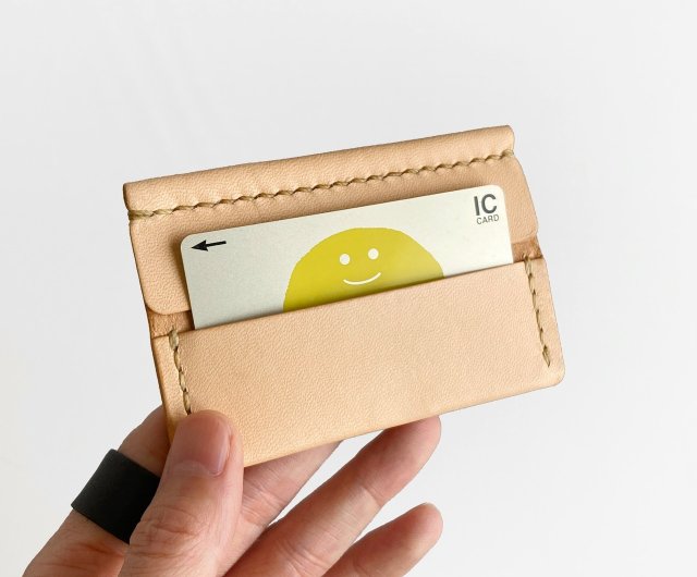 わん。 手縫いのハンドメイドカードケース 大きめのマチ付きカードケース《受注生産》 本革手縫いの名刺