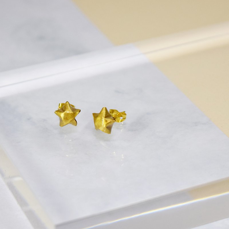 Cute Little Golden Lucky Star Earrings - ต่างหู - กระดาษ สีทอง