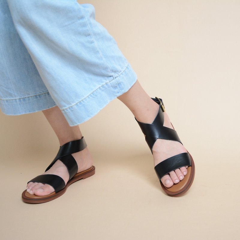 Black cross strap leather sandals | Black - รองเท้าลำลองผู้หญิง - หนังแท้ สีดำ