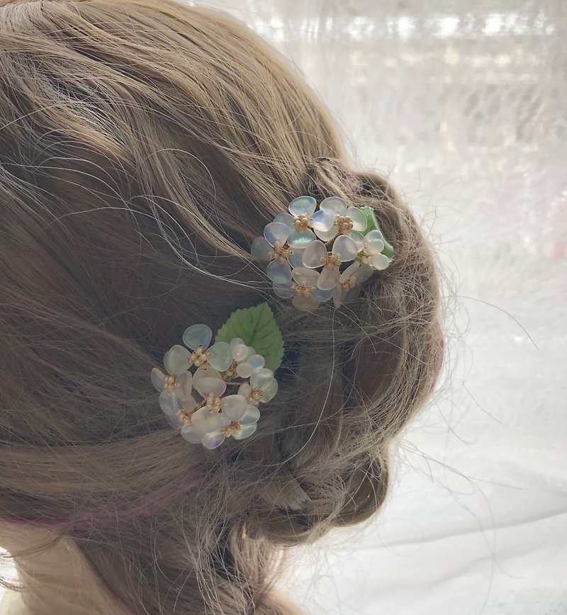 【Ruosang】Endless summer. Hydrangea hairpin. Hair accessories. Antique crystal. Braided Flower Bridal Headpiece - Hair Accessories - Glass White