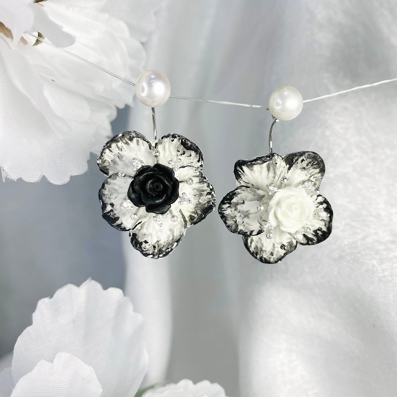 【訂製】個性風黑白玫瑰手繪黏土耳環 - 耳環/耳夾 - 黏土 白色