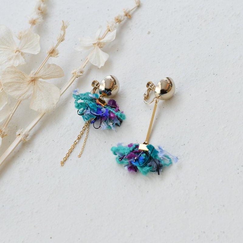 イヤリング/Asymmetry tassel earrings/Blue - 耳環/耳夾/耳骨夾 - 繡線 藍色