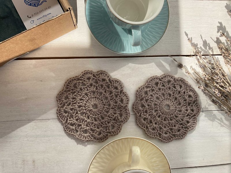 Crochet doily set for mugs Set of 2 Coffee mug holder Knitted mug coaster - 咖啡杯/馬克杯 - 棉．麻 灰色