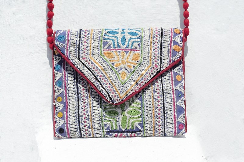 Limited edition handmade embroidery ancient cloth oblique bag / ethnic bag / side backpack / shoulder bag / handbag / embroidery bag - desert hand old embroidery embroidery embroidery embroidery - กระเป๋าคลัทช์ - ผ้าฝ้าย/ผ้าลินิน หลากหลายสี