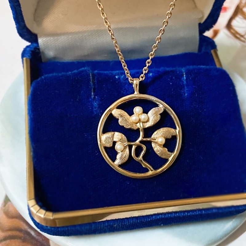【西洋古董飾品】 花紋 榭寄生新藝術風花卉 珍珠 掐絲紋路 項鍊 - 項鍊 - 貴金屬 金色