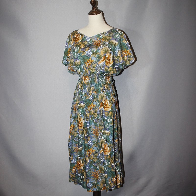 (Vintage日本製古著洋裝)藍色樹葉布花附腰綁帶短袖洋裝F3582 - 連身裙 - 其他人造纖維 藍色