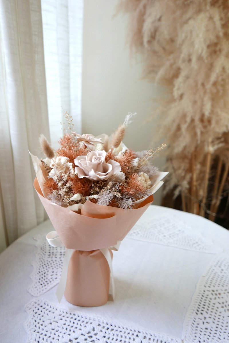 Milk tea color eternal flower bouquet with bag/preserved flowers/Valentine's Day/graduation/confession/birthday/gift - Dried Flowers & Bouquets - Plants & Flowers Khaki