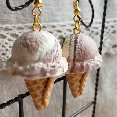 蜜斯手作 Mistory's Handmade 冰淇淋耳環 巧克力香草 單耳 大理石紋