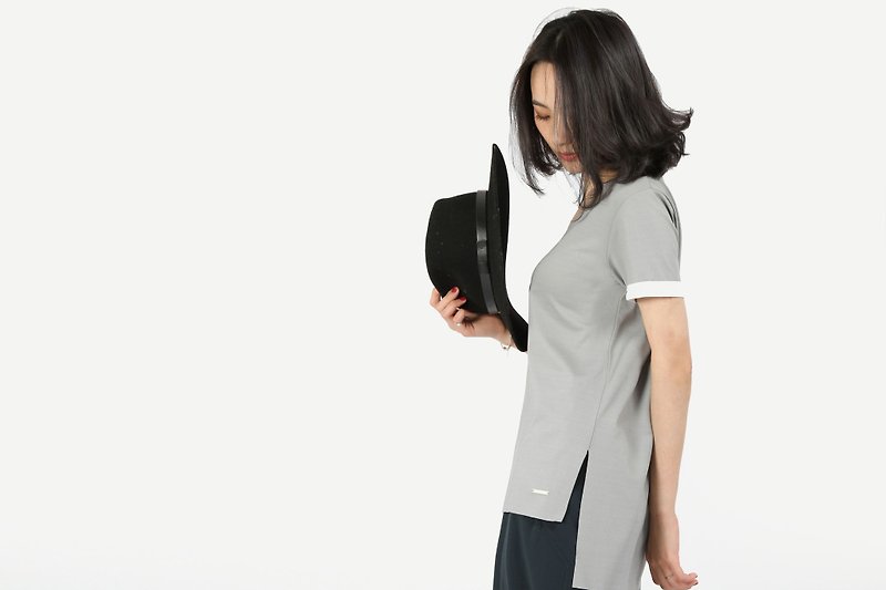 Nude V-neck Simple High Slit Short Sleeve-Dark Grey - Women's Tops - Polyester Gray