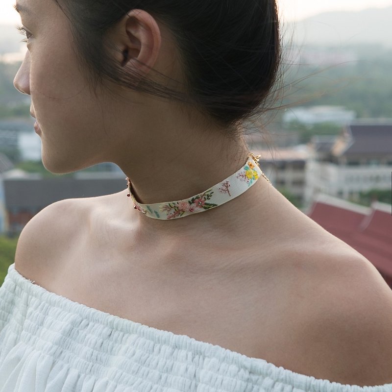 Pamycarie Embroidery Floral Choker - Necklaces - Thread Multicolor