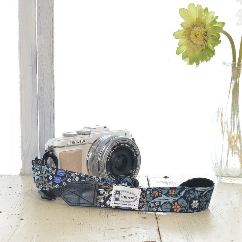 [2.5cm width] Adjustable length camera strap / V&A William Morris Blackthorn - Camera Straps & Stands - Cotton & Hemp Multicolor