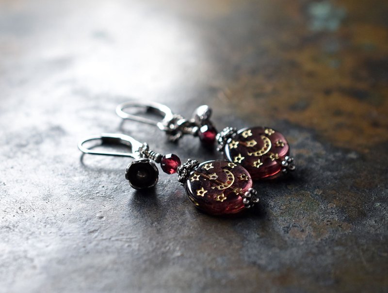 Purple saint beads and garnet, Karen Silver floret earrings - Earrings & Clip-ons - Glass Purple