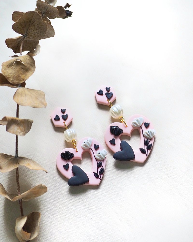 中空ラブクレイイヤリング - ピアス・イヤリング - その他の素材 ピンク