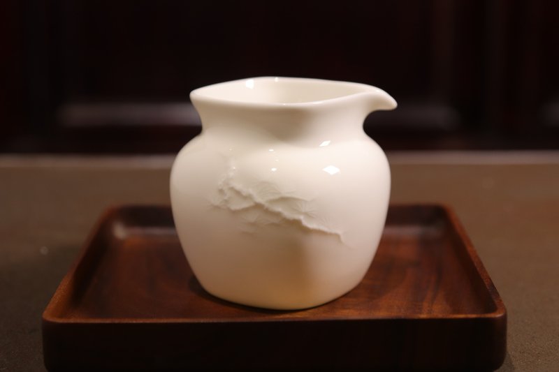 Dunmu Kiln Dehua molded printed jade porcelain tea cup - ถ้วย - เครื่องลายคราม ขาว