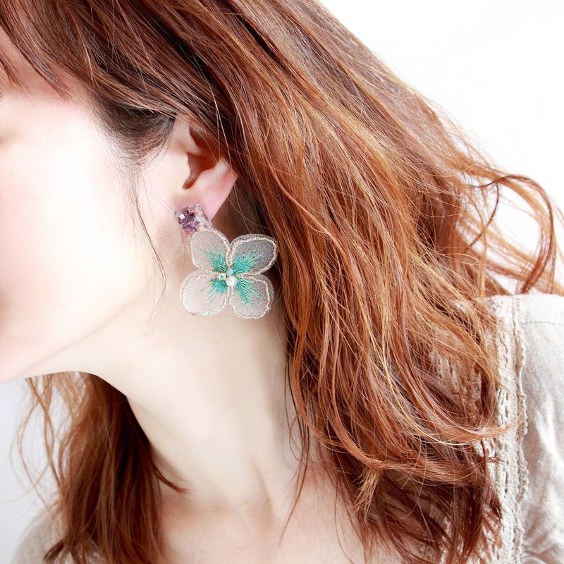 flower motif and botanical bijoux - 耳環/耳夾/耳骨夾 - 植物．花 粉紅色