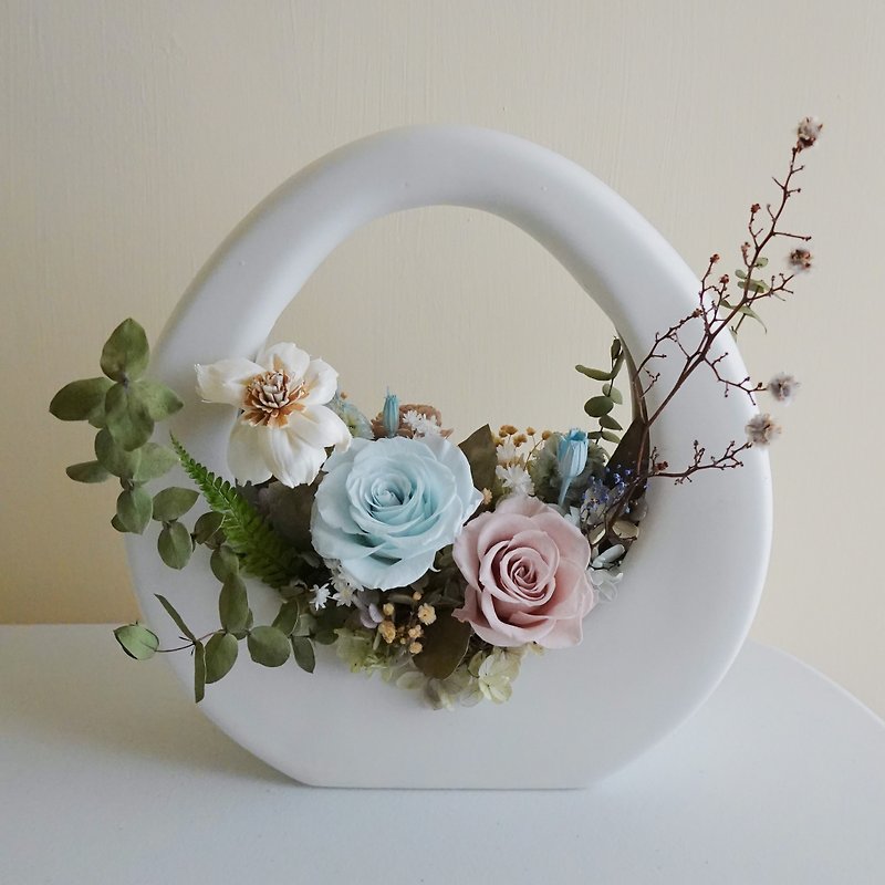 Preserved Flower Characteristic O-shaped Basket-Light Pink Blue - ช่อดอกไม้แห้ง - พืช/ดอกไม้ สีน้ำเงิน