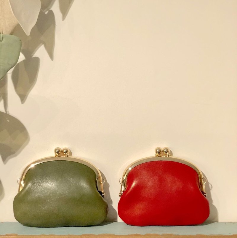 Hand-stitched vintage leather coin purse - กระเป๋าใส่เหรียญ - หนังแท้ สีแดง