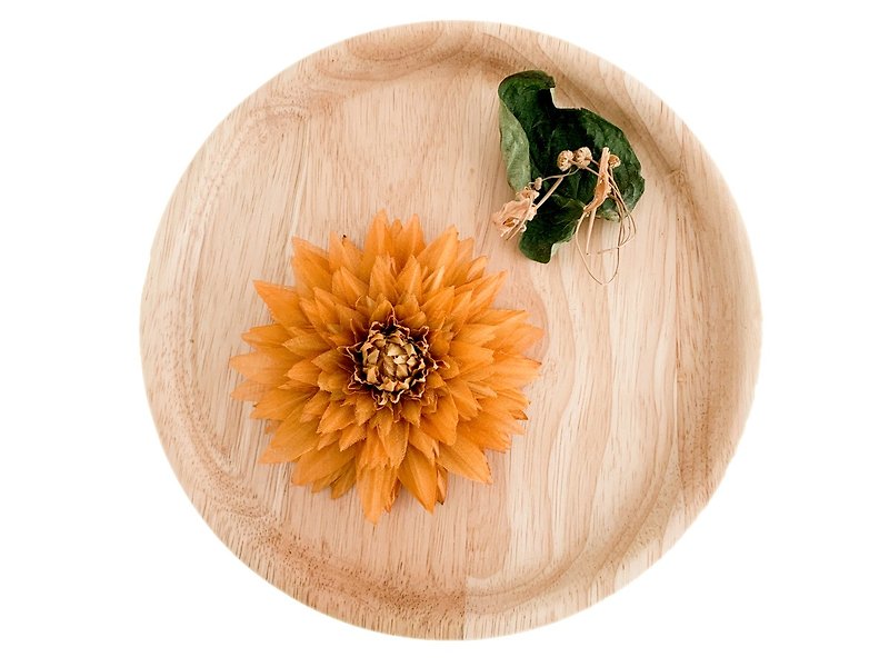 Corsage: Dalia (Orange) - เข็มกลัด/ข้อมือดอกไม้ - ผ้าฝ้าย/ผ้าลินิน สีส้ม