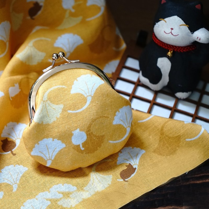 A cat lived in the ginkgo/small mouth gold bag/coin purse - Coin Purses - Cotton & Hemp 