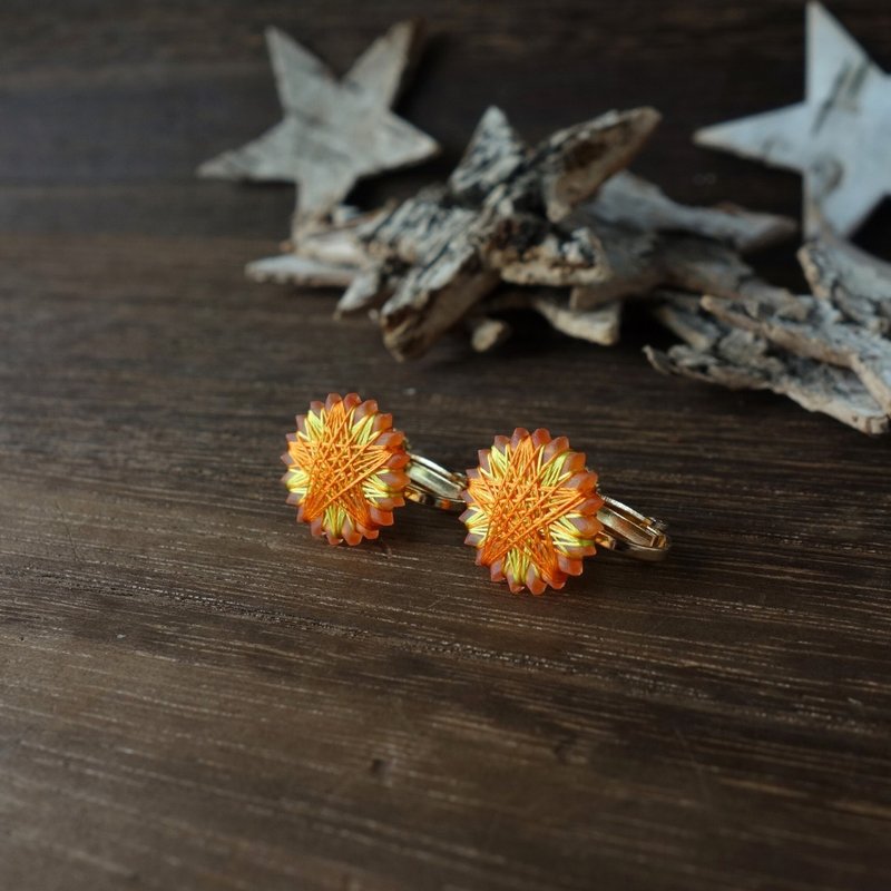 Sparkling star earrings / orange / silk thread / minimal / shipping free - ต่างหู - ผ้าไหม สีส้ม