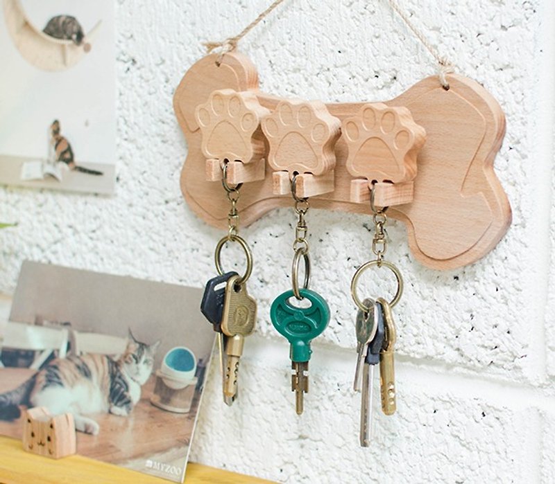 [Customized Gift] Dog Bone Keychain Hanging Board Newlyweds Home Decoration Christmas Must-Have - ของวางตกแต่ง - ไม้ สีนำ้ตาล