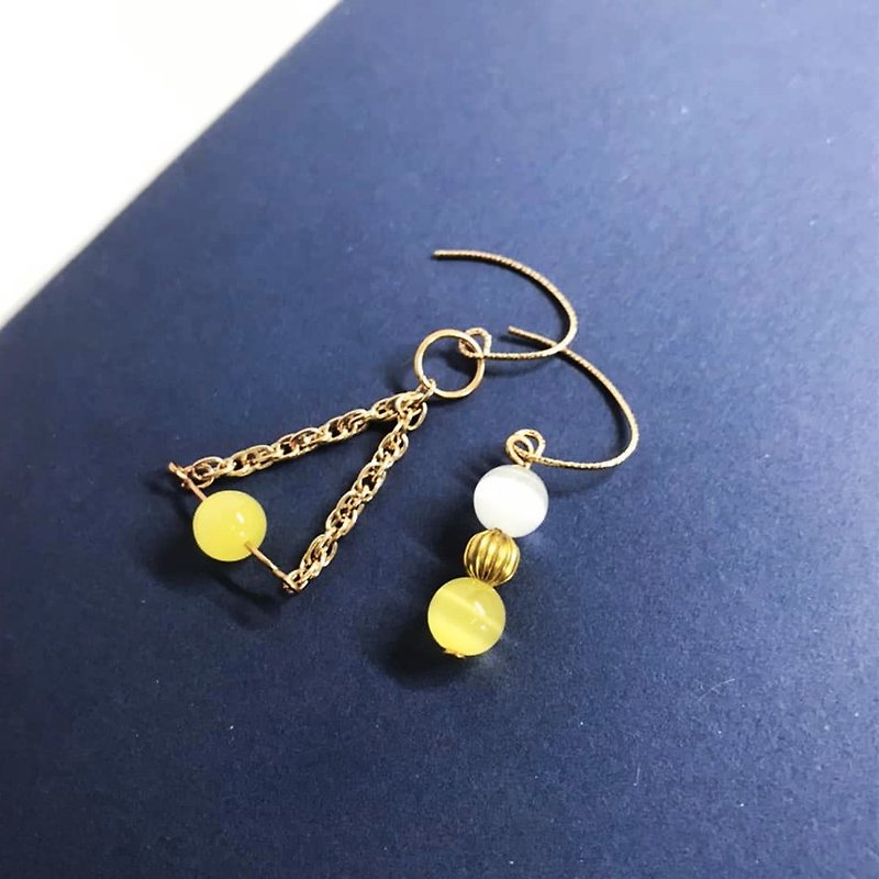Uesugi Flower/Jewelry Earrings Natural Stone Yellow Bronze Clip-On Pendant Classical - Earrings & Clip-ons - Crystal Yellow