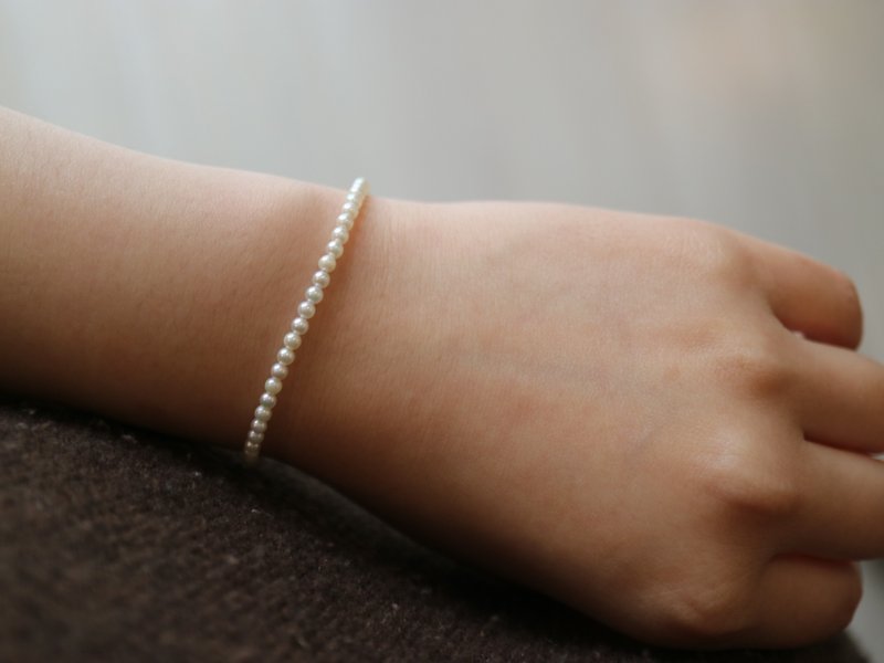 Akoya pearls, tiny size 2.5-3mm, 18k gold bracelet, highly rare, akoya pearl bracelet, akoya pearls hand-crafted - Bracelets - Pearl White