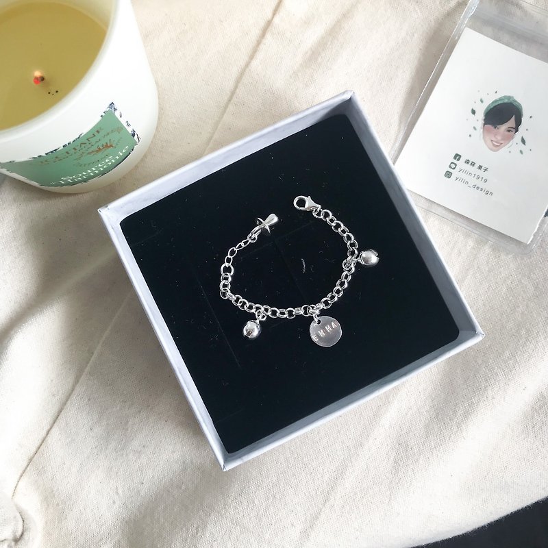 Bell style-baby sterling silver bracelet-birthday gift for the full moon ceremony-engraved small round plate - เครื่องประดับ - เงินแท้ สีเงิน
