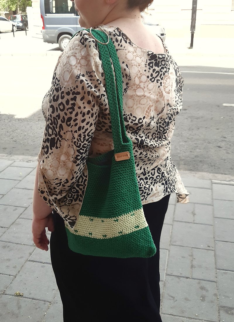 Hand Crochet Woman Green Handbag Shopping Bag Shoulder Bag Handmade - กระเป๋าถือ - ผ้าฝ้าย/ผ้าลินิน สีเขียว