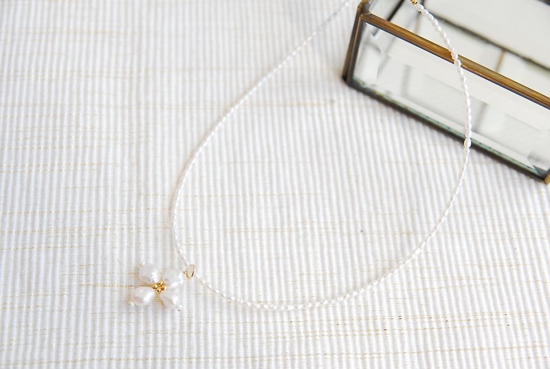 極細ライスパールのフラワーモチーフネックレス14kgf - 項鍊 - 珍珠 白色