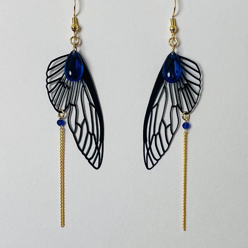 藍色 S925 鍍金鉤形耳環　蝴蝶在耳邊翩翩起舞 - 耳環/耳夾 - 銅/黃銅 藍色