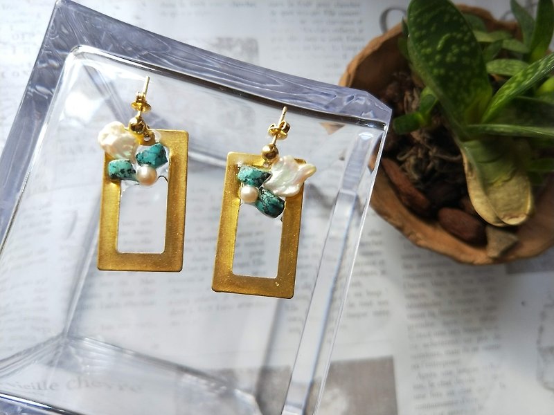 [The only product] irregular pearls * turquoise resin ear clip ear clip earrings - Earrings & Clip-ons - Resin Yellow