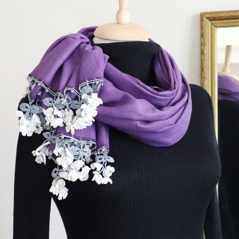 OYA crochet Pashmina shawl【Flower of Wind】Violet - ผ้าพันคอ - ขนแกะ สีม่วง