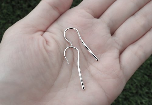Minimalist  Neat straight lines modern 925 sterling silver ear