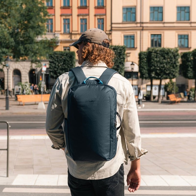 Pacsafe V | Five patented anti-theft anti-theft business backpack 18L ocean blue - Backpacks - Eco-Friendly Materials Blue