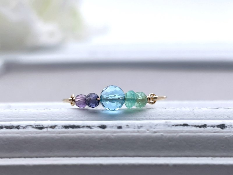 Memories of rain - Wire ring with blue topaz and 4 natural stones - แหวนทั่วไป - เครื่องเพชรพลอย สีน้ำเงิน