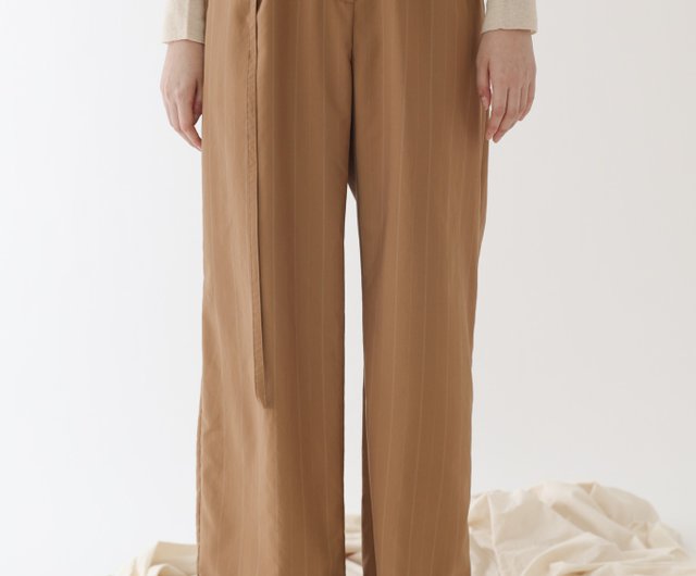 Straight-leg trousers with waistband ear detail - Shop YUER