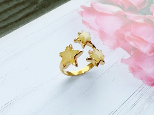 Esme Accessory 波羅地海 天然蜜蠟琥珀 星星 迷人色澤 簡約時尚 金色設計款