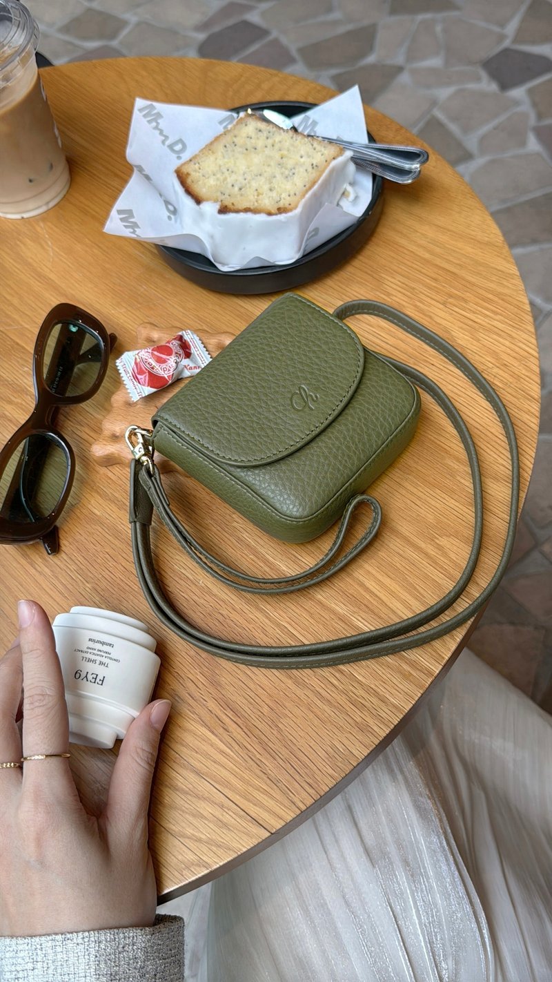 Muffin (Matcha) : Mini wallet, Neck bag, Olive-green, Tiny pocket, Cow leather - 錢包/皮夾/長短夾 - 真皮 綠色