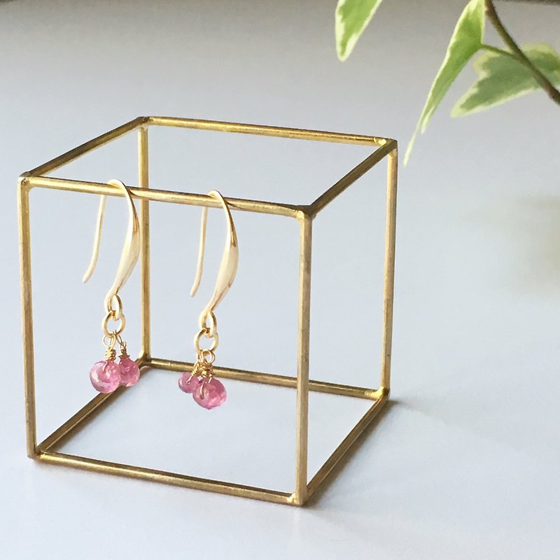 【Birthstone in July】 Jewelry Ruby (AAA) Earrings - ต่างหู - เครื่องเพชรพลอย สึชมพู