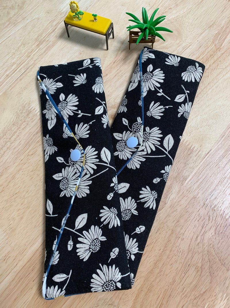 Wenqingfeng environmentally friendly pure cotton chopstick bag small daisy original embryo night black happiness full of carved leaves Japan - กล่องเก็บของ - ผ้าฝ้าย/ผ้าลินิน สีดำ