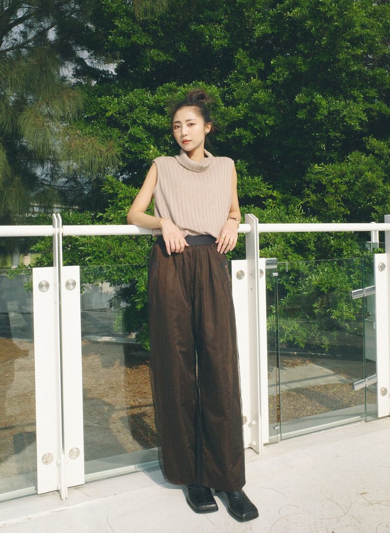 UUIN Khaki turtleneck knitted vest - เสื้อกั๊กผู้หญิง - ผ้าฝ้าย/ผ้าลินิน สีกากี