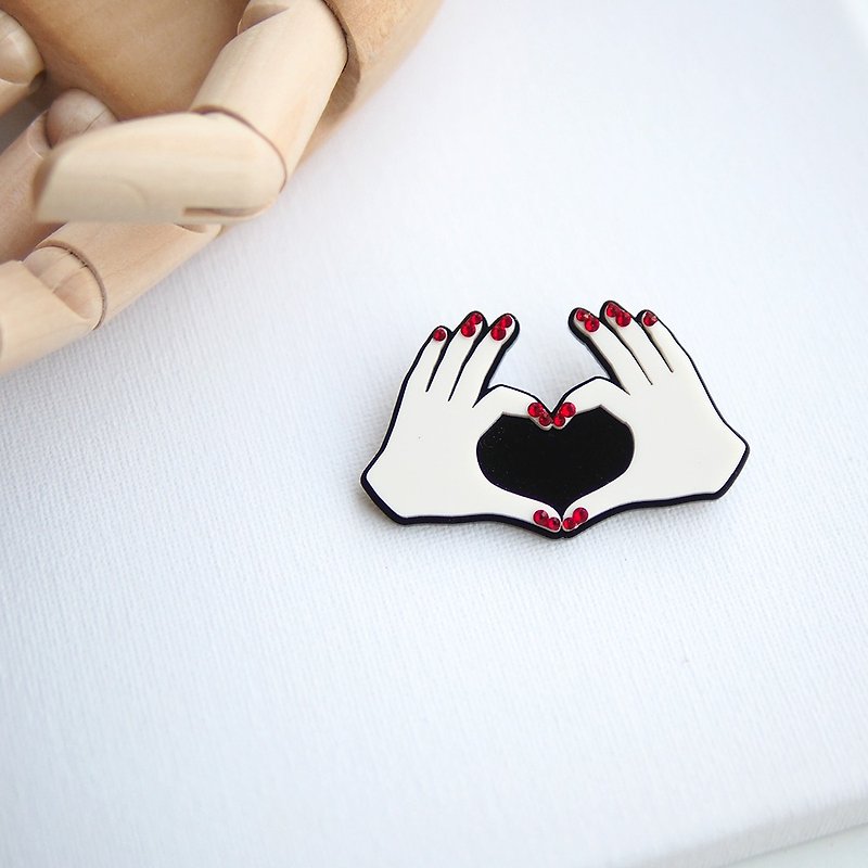 Heart Hands Brooch - เข็มกลัด - อะคริลิค 