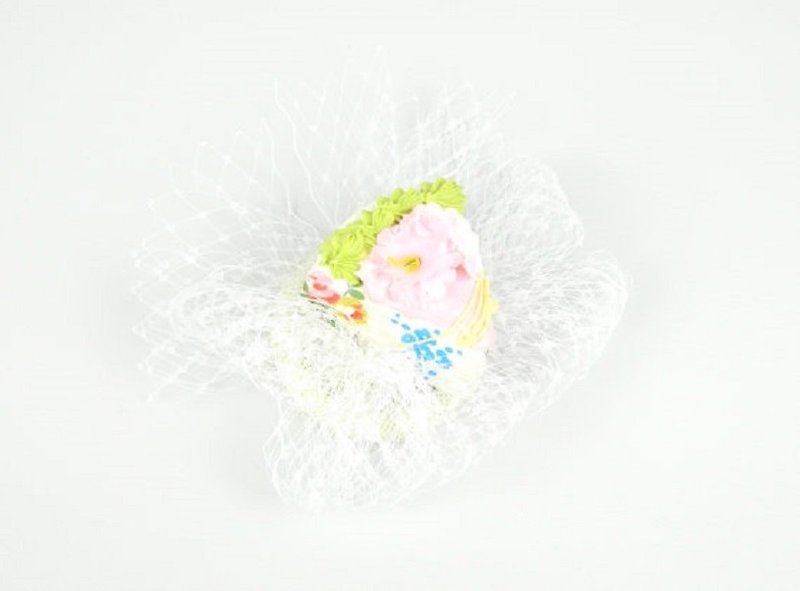 Fascinator Headpiece with Vintage Shabby Chic Flowery Cheesecake and Veil - Hair Accessories - Other Materials White