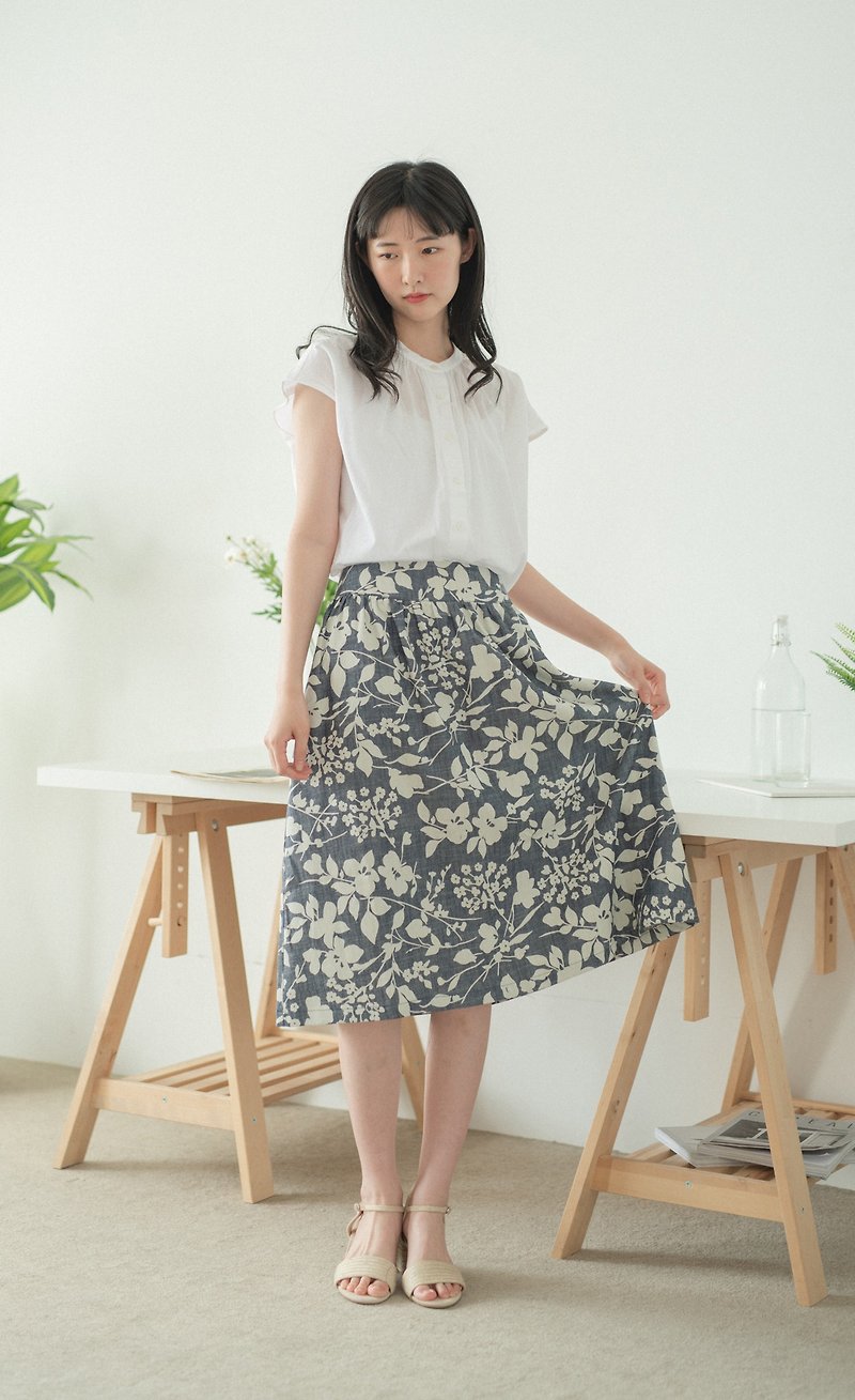 White floral round skirt-summer dress, pure cotton, long skirt - กระโปรง - ผ้าฝ้าย/ผ้าลินิน สีน้ำเงิน