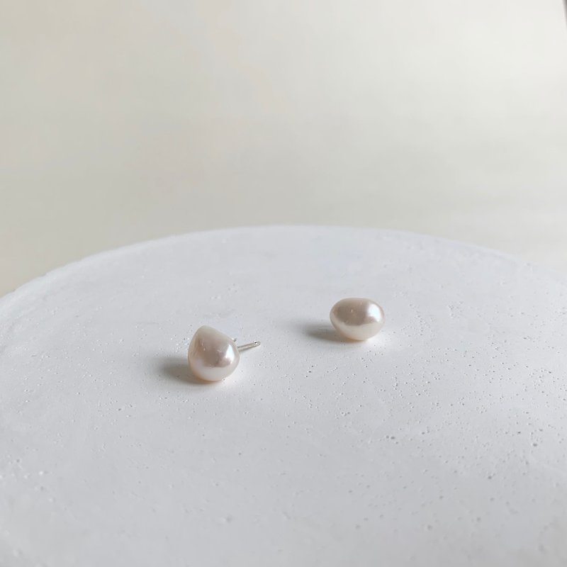 Yamashita mound shaped natural pearl earrings 925 pure Silver needle - ต่างหู - ไข่มุก 