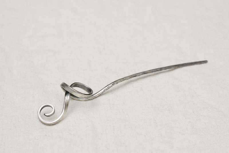 Embrace/Wire wrapped antique silver hairpin/Original handmade. - เครื่องประดับผม - ทองแดงทองเหลือง สีเงิน